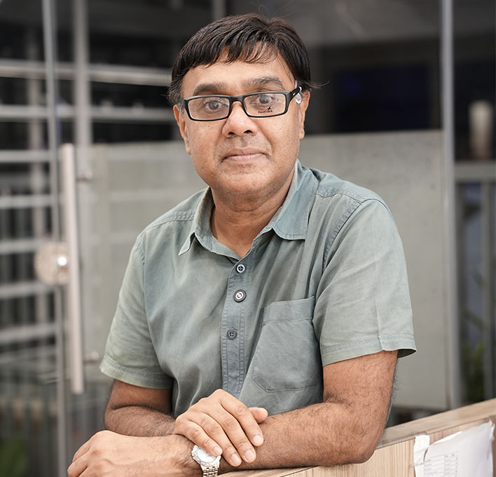 Dr. Devin Prabhakar